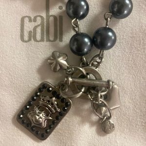 Cabi Heritage #2140 Black / gray faux pearl necklace EUC